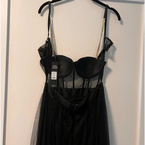 Black Dress - Picture 5 of 5